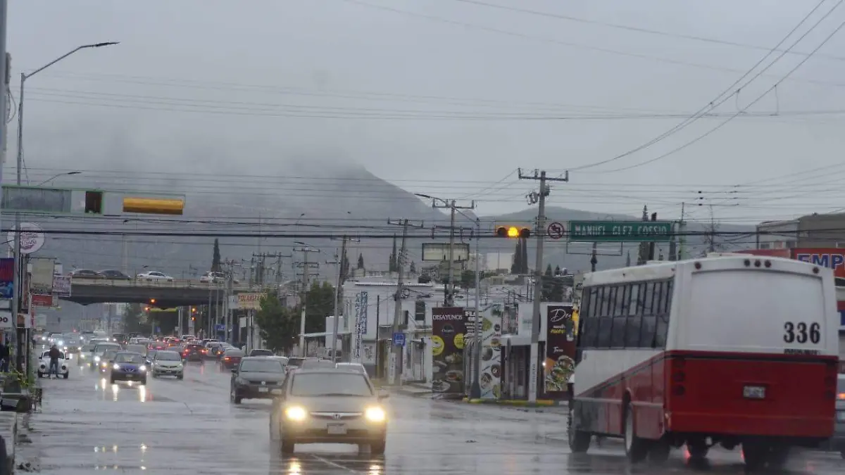 calles de chihuahua con lluvia